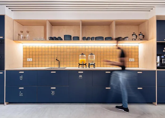 Hostal Colo Colo - Single Private Beds