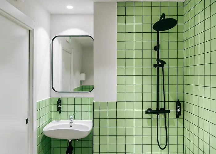 Hostal Colo Colo - Single Private Beds