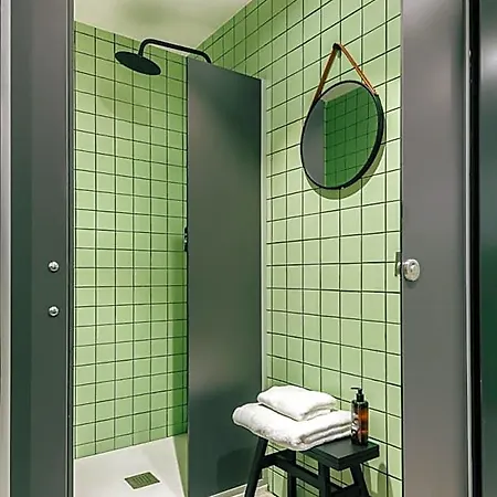 Colo Colo - Single Private Beds