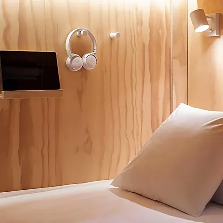 Colo Colo - Single Private Beds