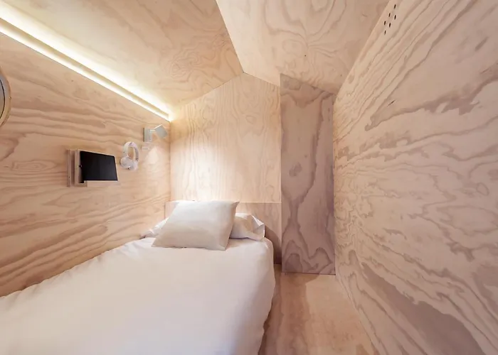 Colo Colo - Single Private Beds بيت شباب