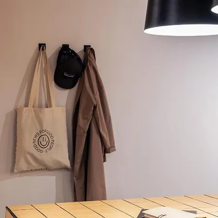Colo Colo - Single Private Beds Hostel *